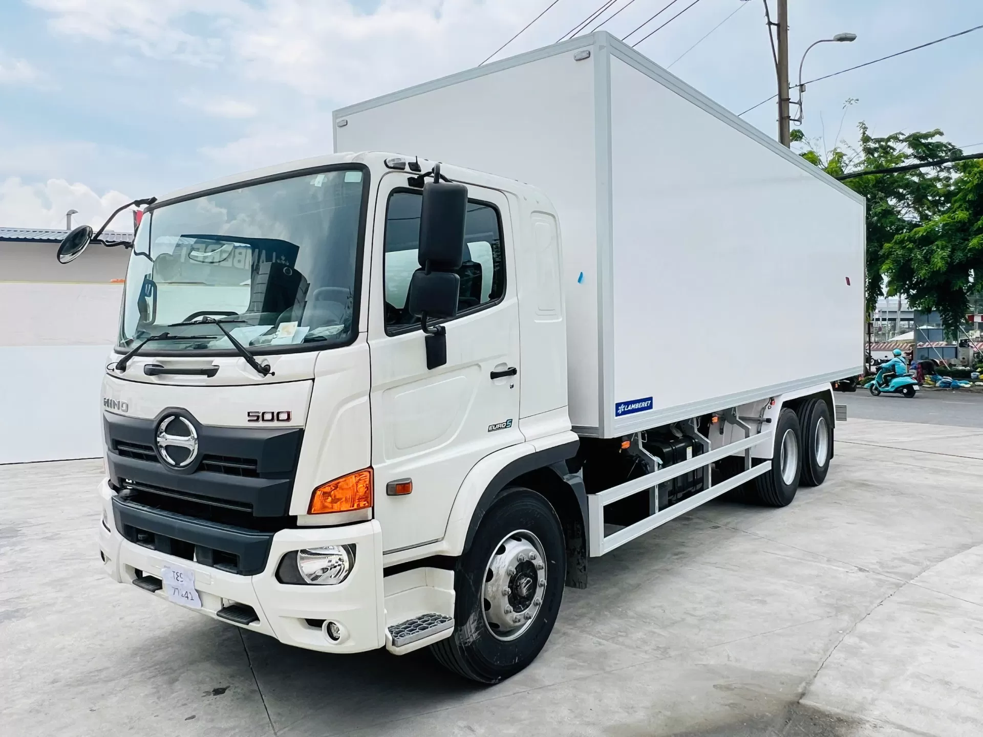Xe tải bảo ôn oxy 14T Hino Euro 5