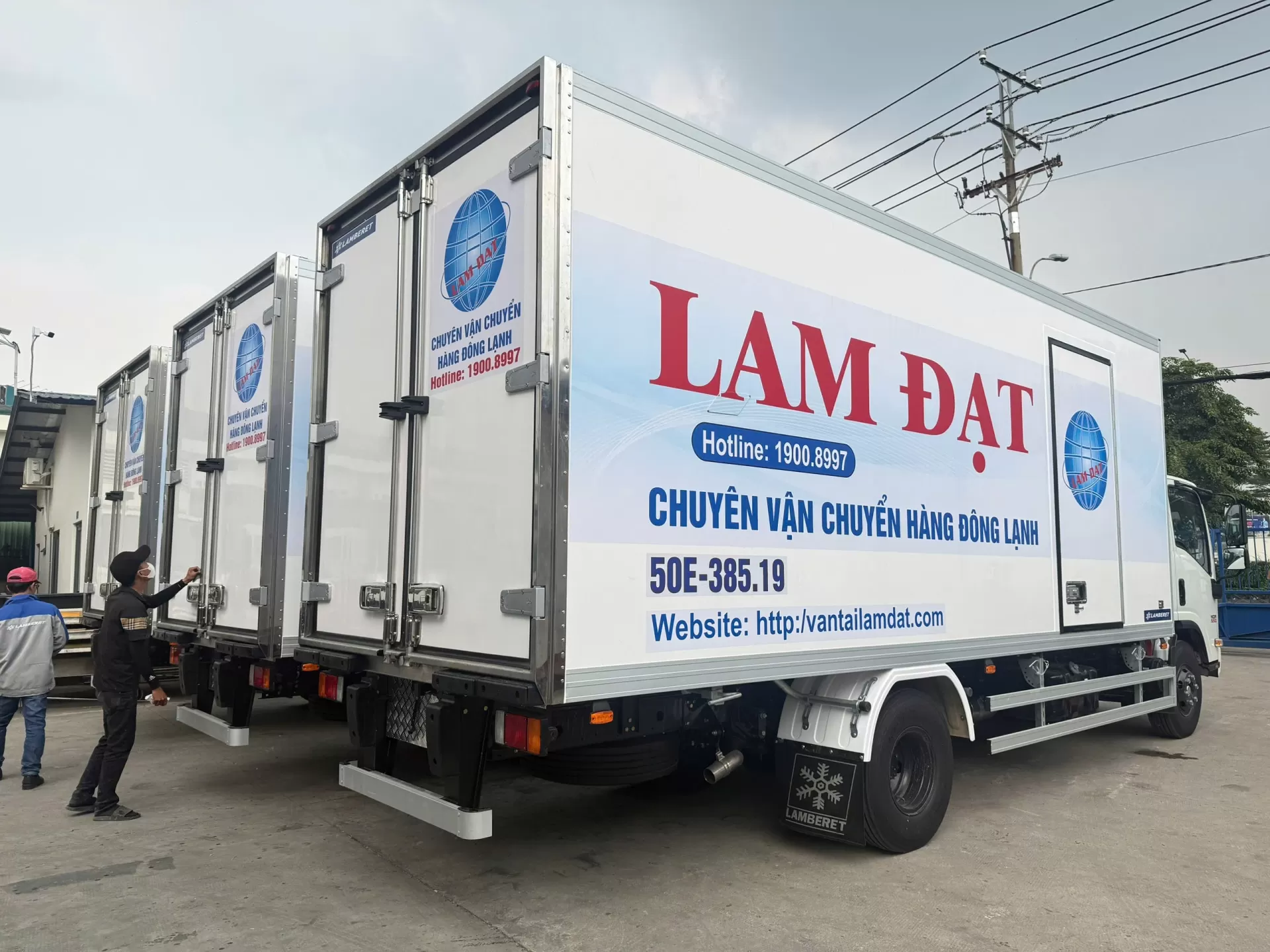 Bàn giao bộ 3 Isuzu NQR550, một bước đi trong hành trình chuẩn hóa đội xe vận tải