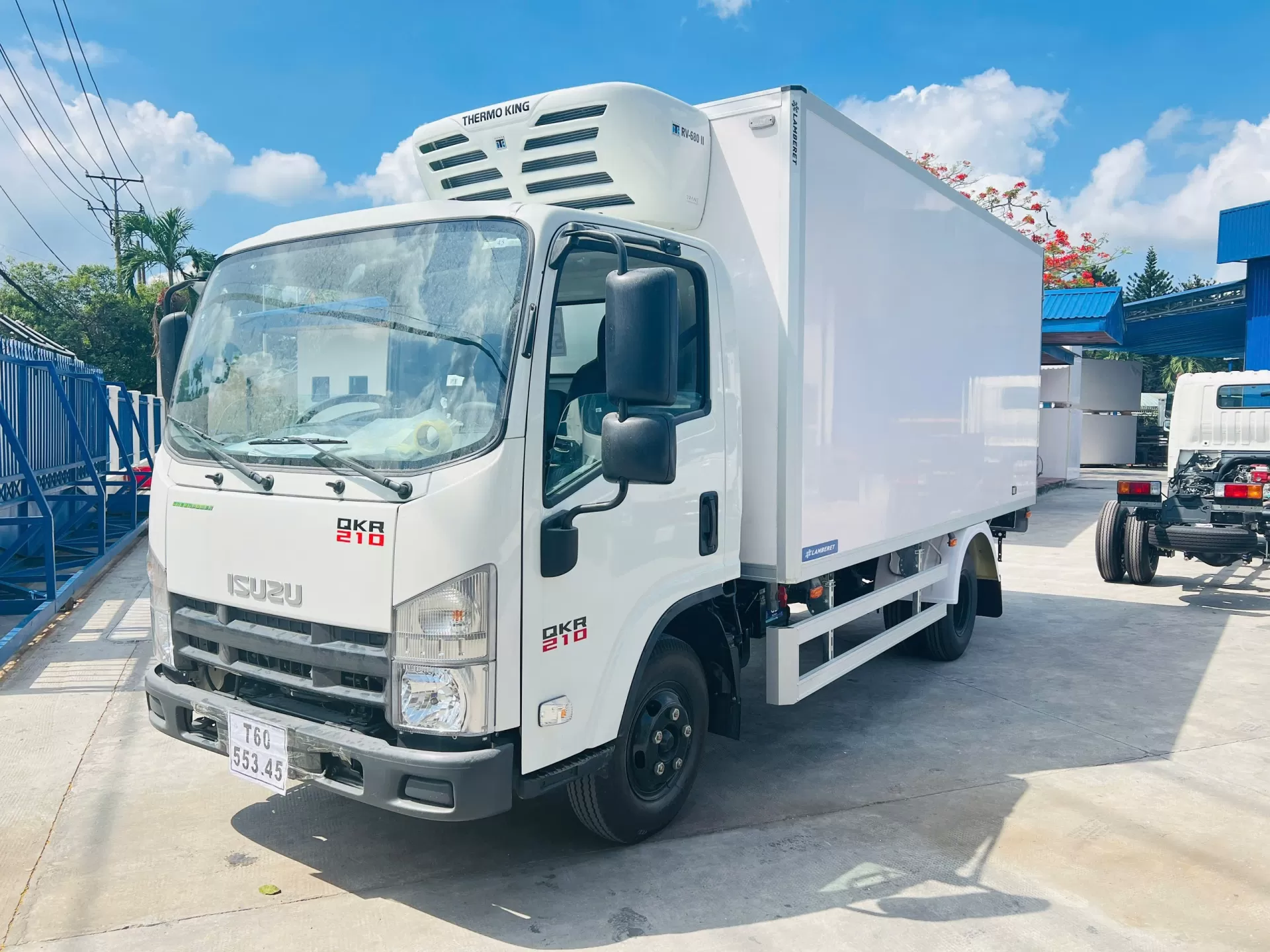 Xe tải đông lạnh 1,9T Isuzu Euro 5 (-23 độ C)