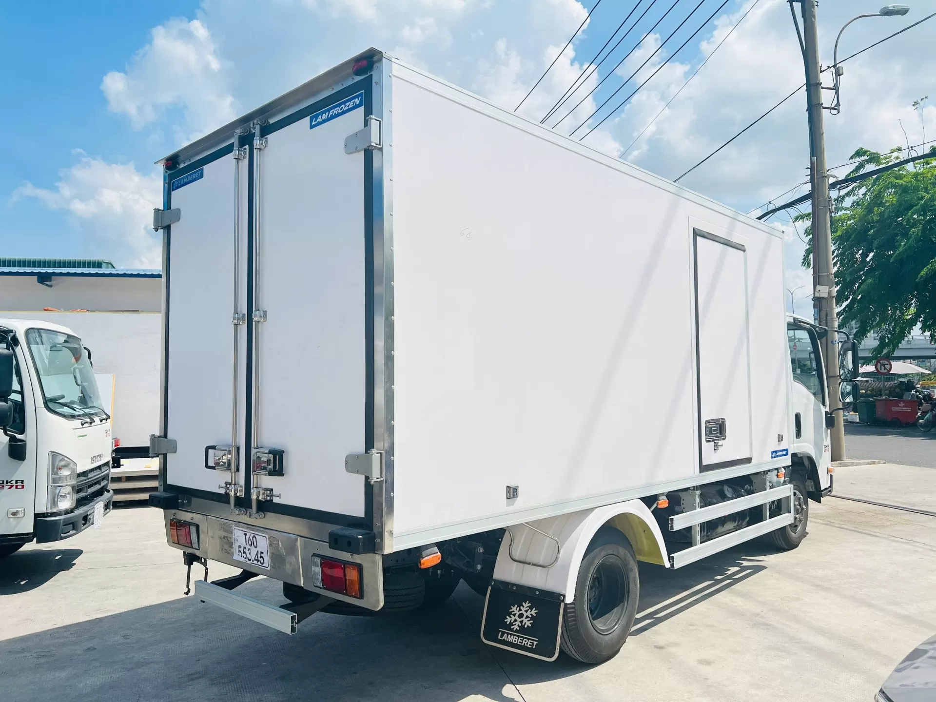 Xe tải đông lạnh 1,9T Isuzu Euro 5 (-23 độ C)