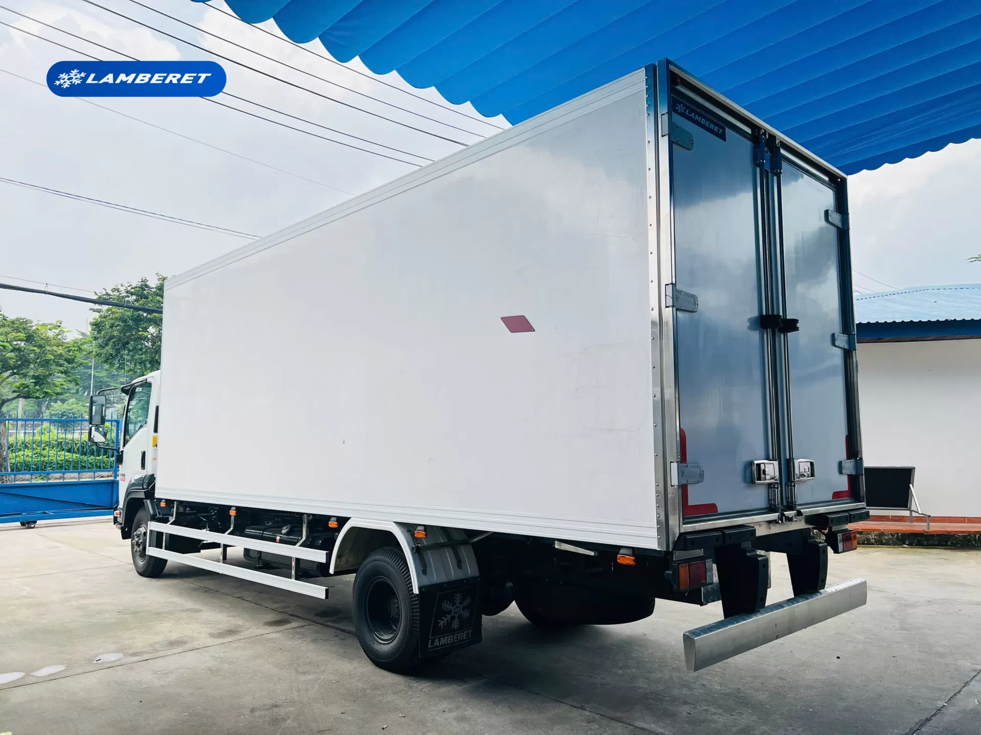 Thêm một lựa chọn mới cho hành trình vận tải lạnh - Isuzu FRR90NE5 thùng đông lạnh Lamberet