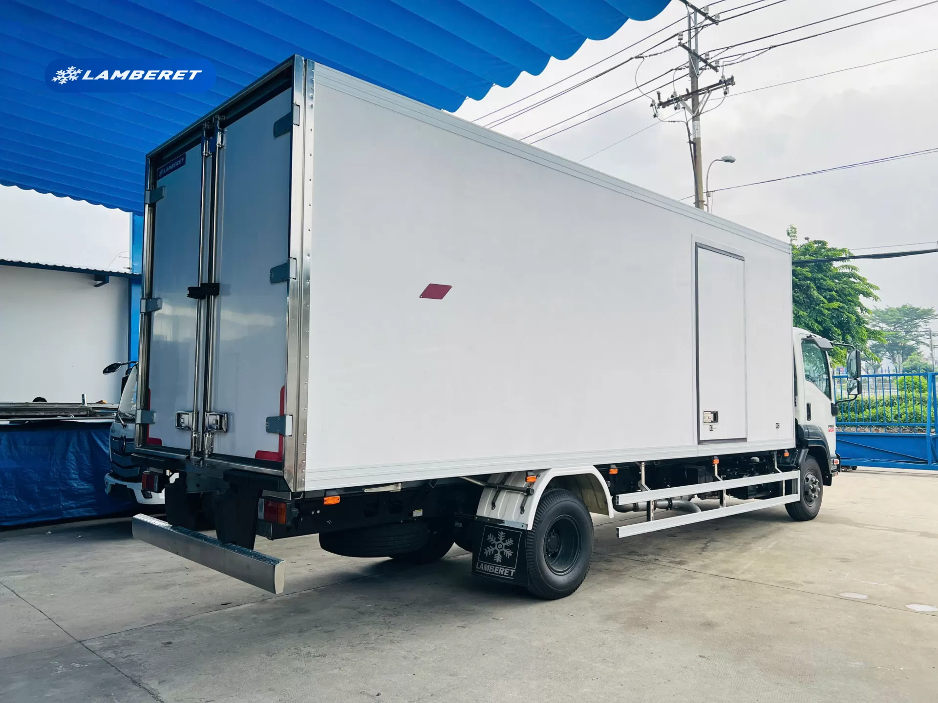 Thêm một lựa chọn mới cho hành trình vận tải lạnh - Isuzu FRR90NE5 thùng đông lạnh Lamberet