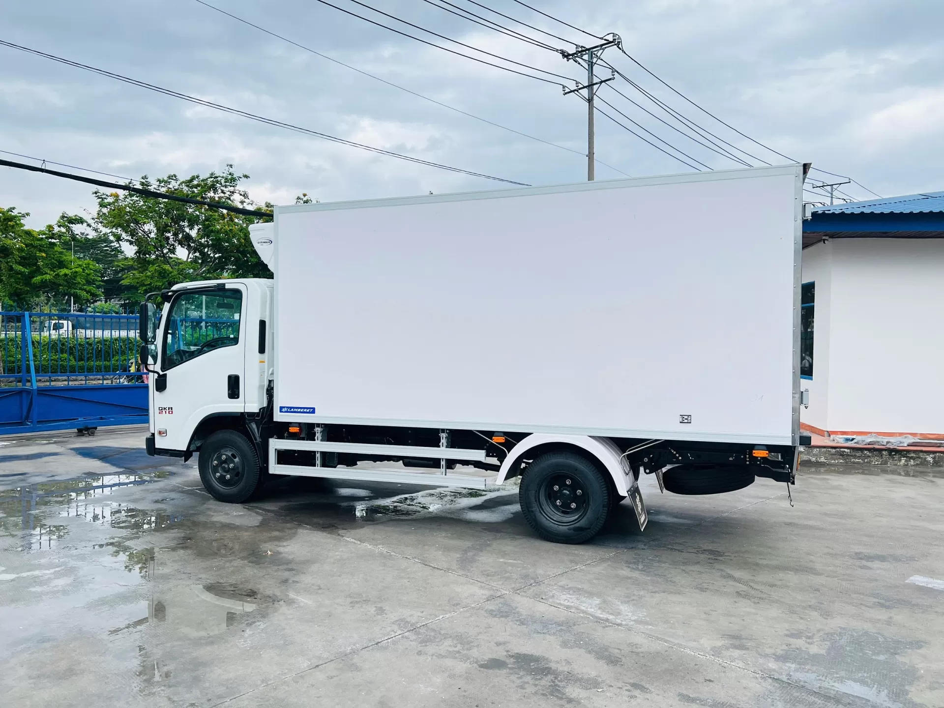 Xe tải đông lạnh 1,9T Isuzu Euro 5 (-20 độ C)