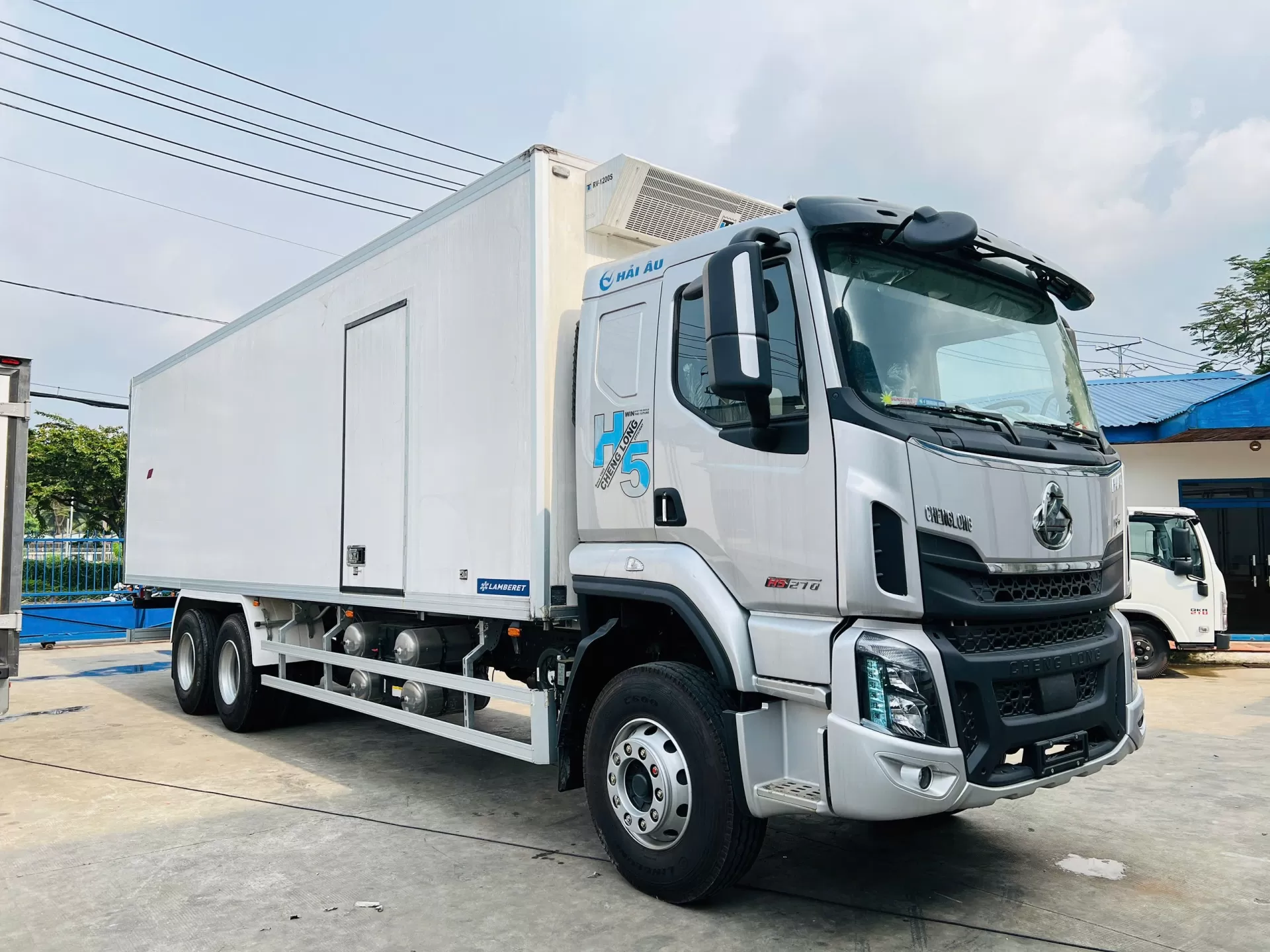 Bàn giao đầu tuần cho khách hàng khu vực miền tây, tăng tốc kịp tiến độ mùa Tết