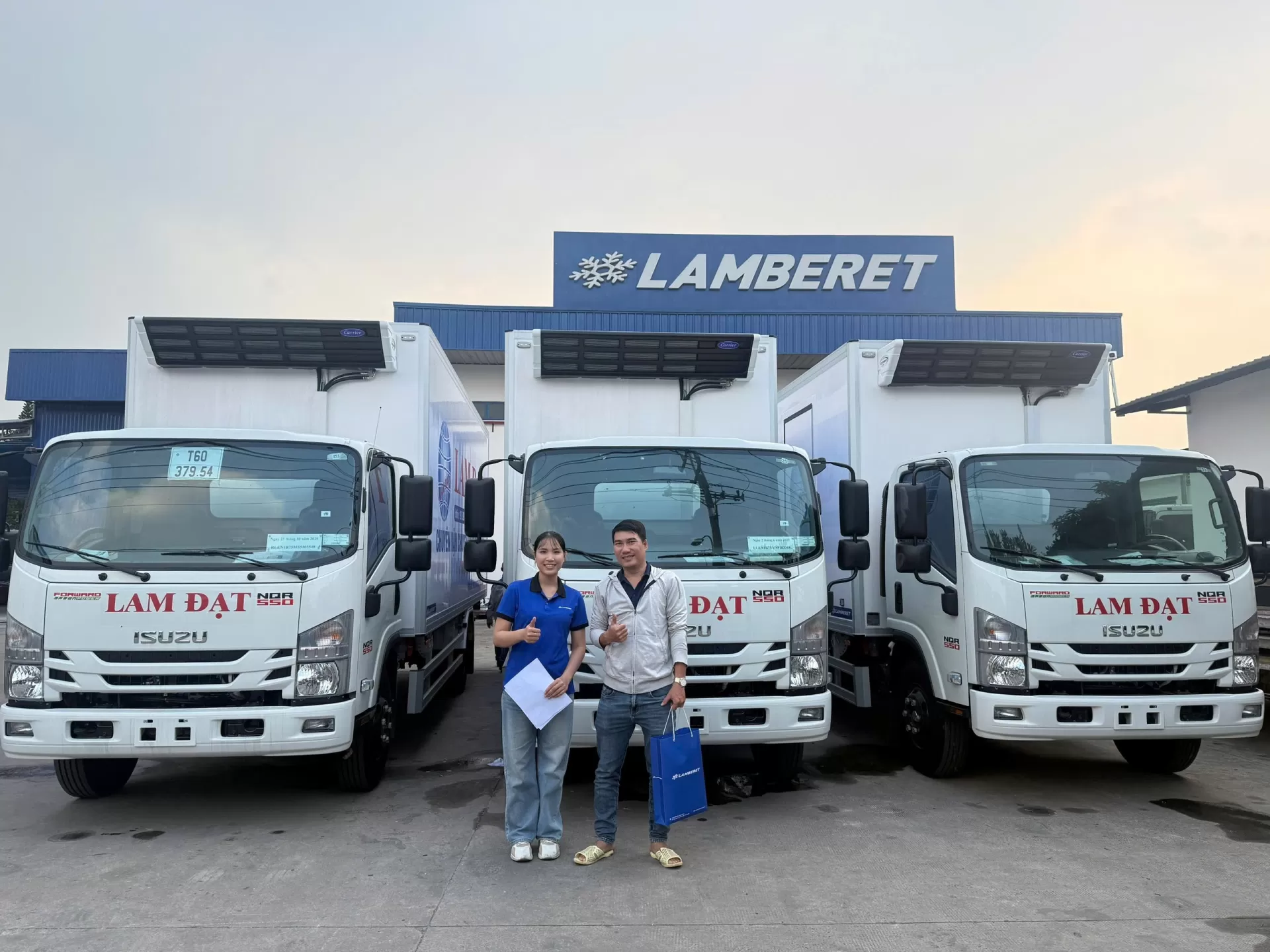 Bàn giao bộ 3 Isuzu NQR550, một bước đi trong hành trình chuẩn hóa đội xe vận tải