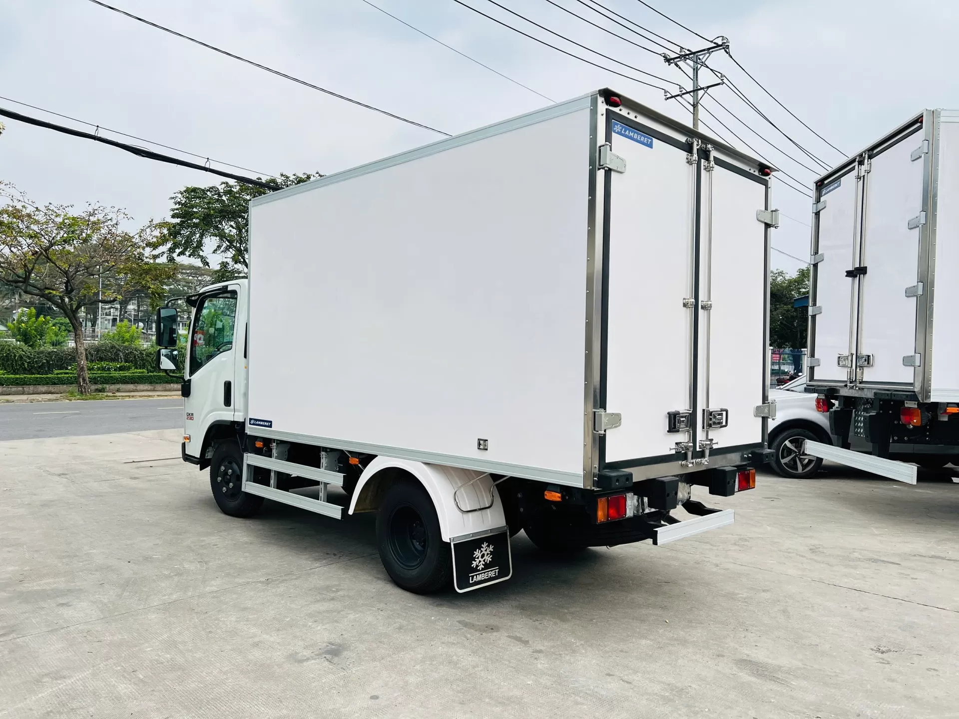 Xe sẵn giao ngay, số lượng có hạn - Giải pháp kịp thời cho doanh nghiệp vận tải lạnh cuối năm