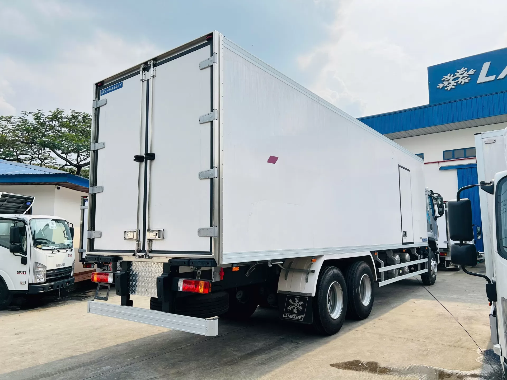 Bàn giao đầu tuần cho khách hàng khu vực miền tây, tăng tốc kịp tiến độ mùa Tết