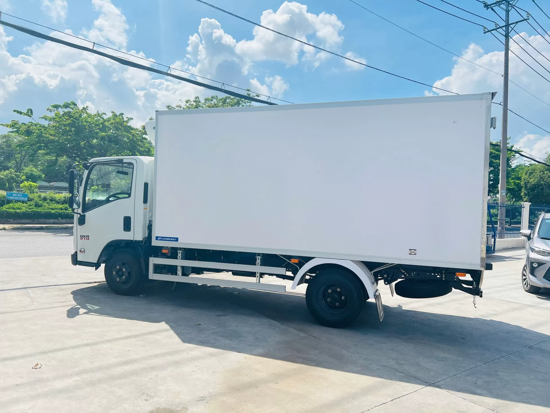 Xe tải đông lạnh 1,9T Isuzu Euro 5 (-23 độ C)