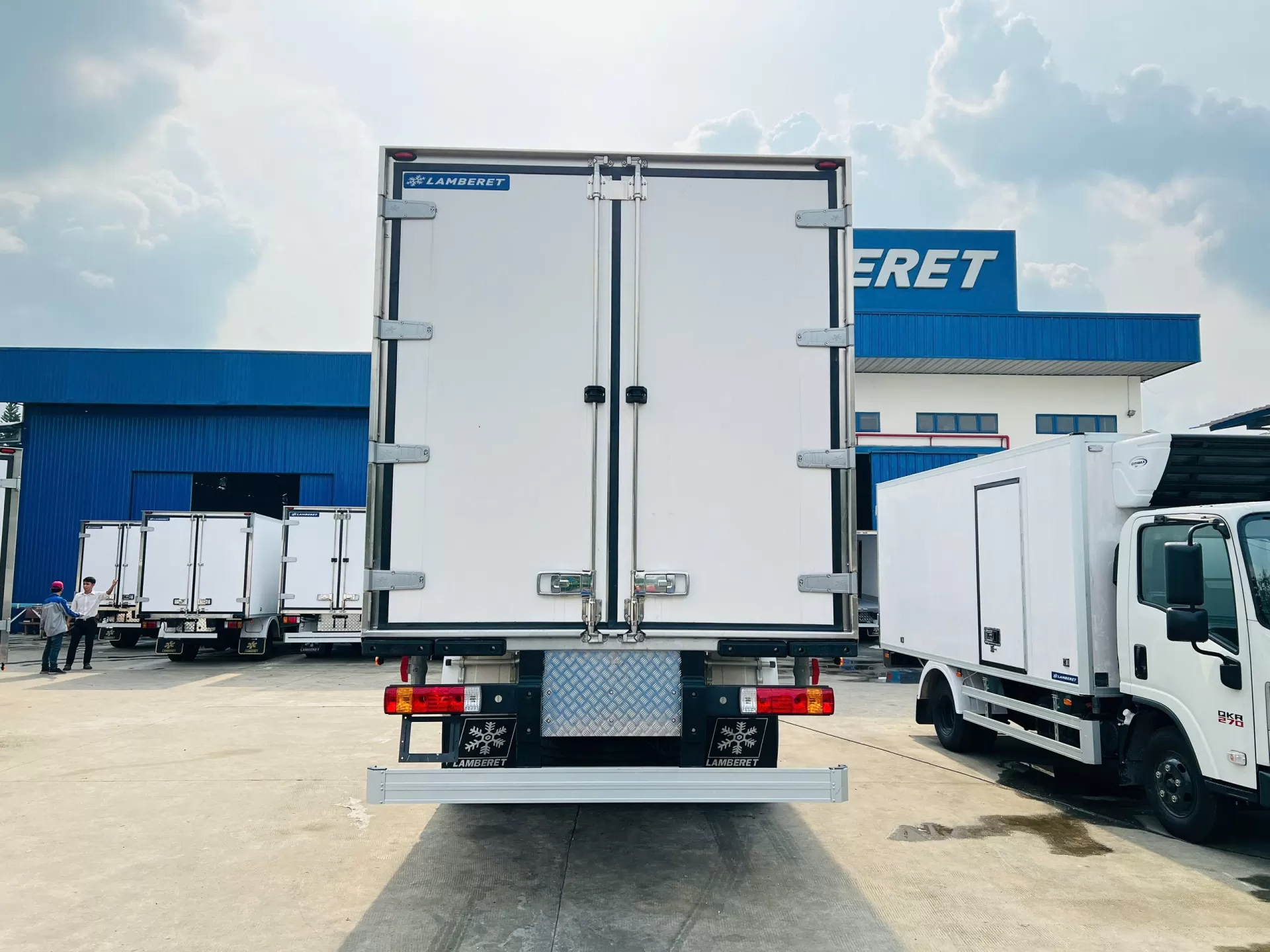 Bàn giao đầu tuần cho khách hàng khu vực miền tây, tăng tốc kịp tiến độ mùa Tết