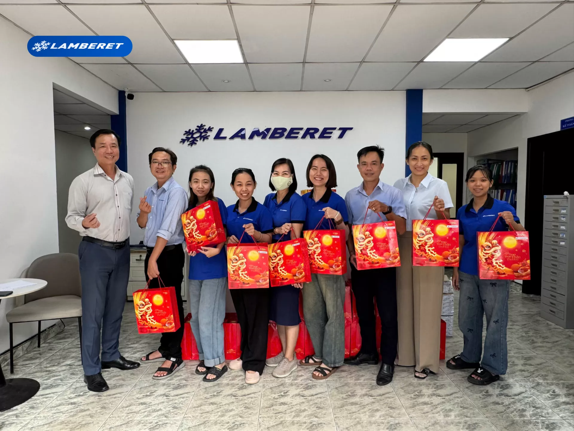 Lamberet trao quà trung thu 2026 đến cán bộ nhân viên