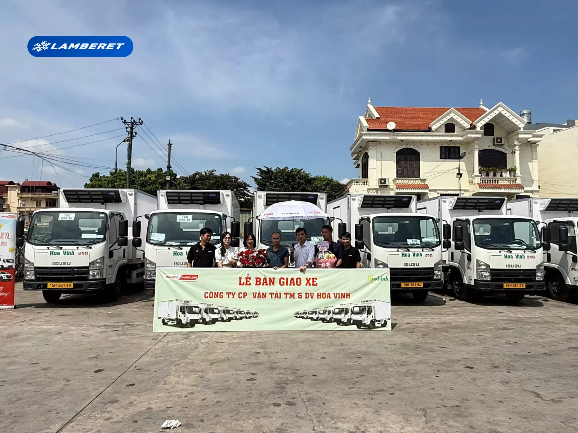 Chính thức bàn giao lô 10 xe QKR210 thùng lạnh Lamberet cho khách hàng Hoa Vinh khu vực miền Bắc